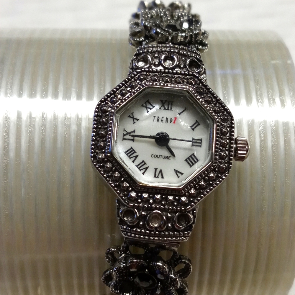 Vintage TrendZ Couture Womens watch